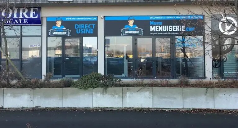 Retail in Quincy-sous-Sénart to rent Building Photo- Image 1 of 9