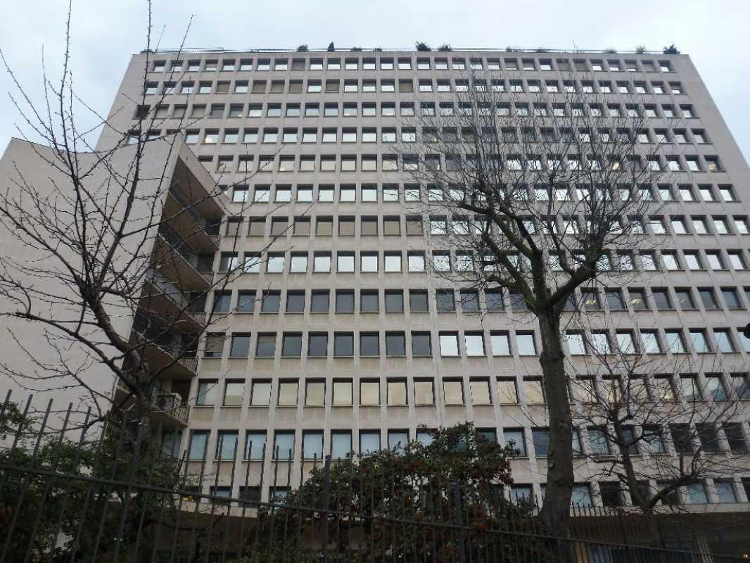 Light Industrial in Paris to rent Building Photo- Image 1 of 16