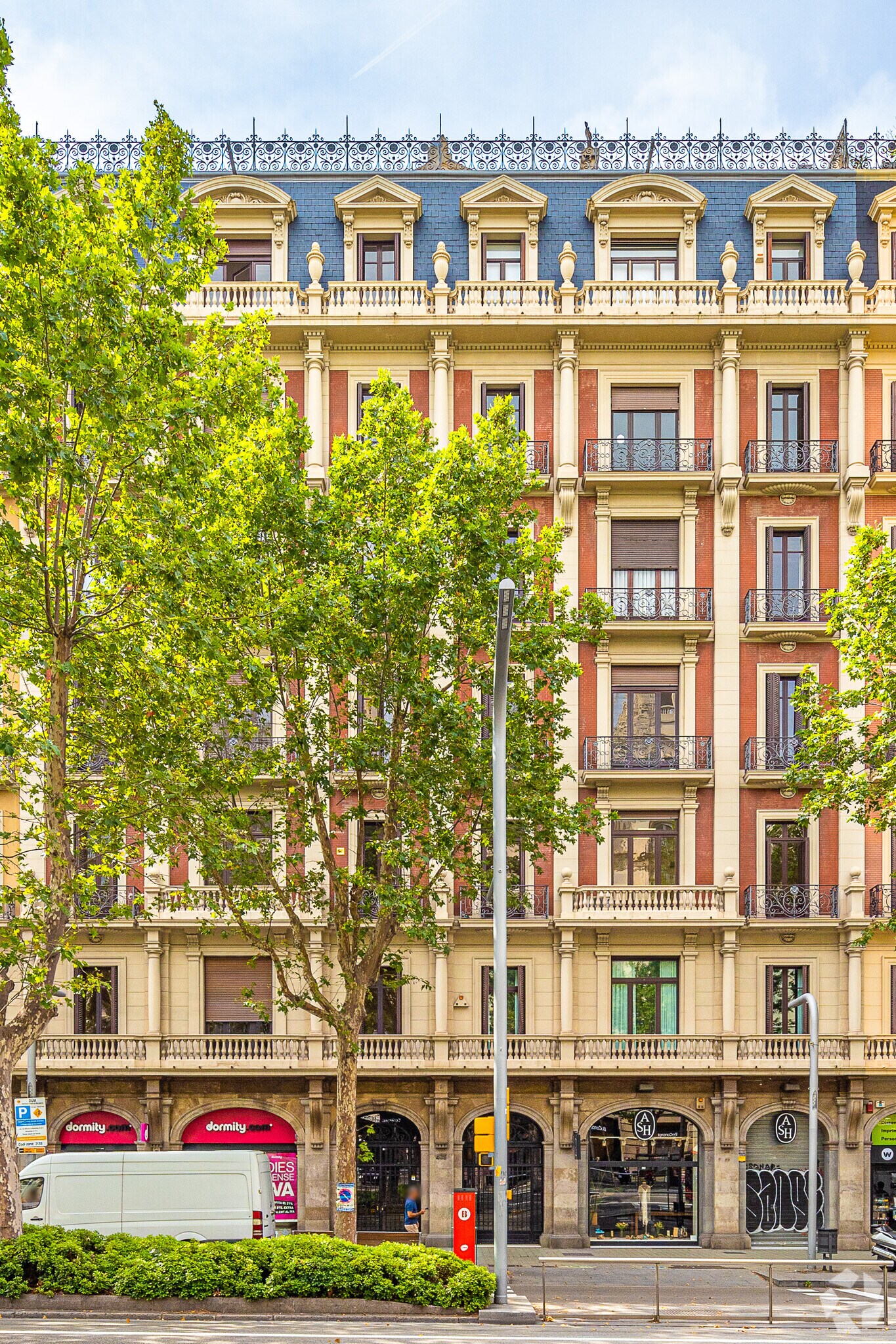 Office in Barcelona, Barcelona to rent Primary Photo- Image 1 of 2