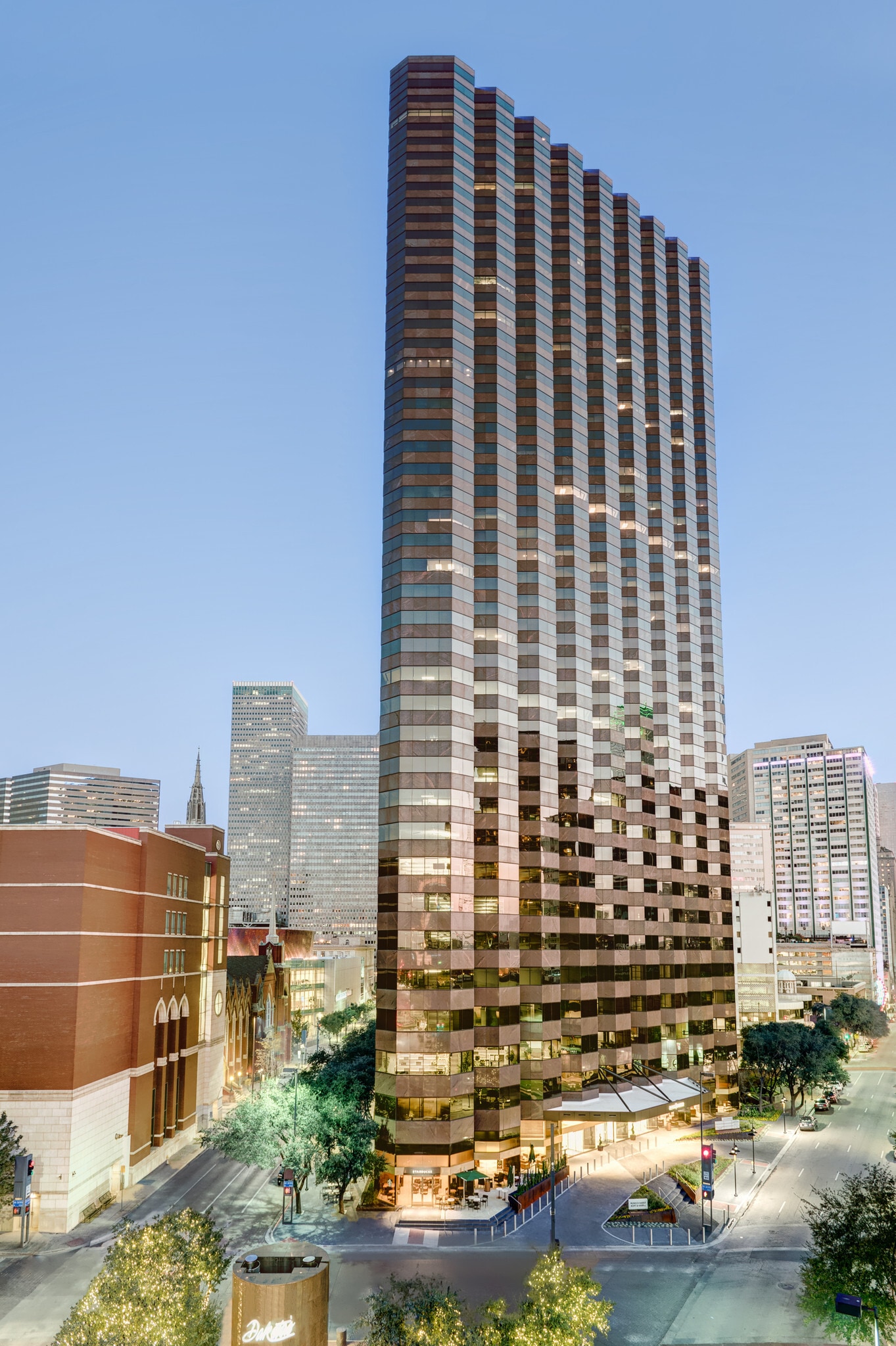 500 N Akard St, Dallas, TX to rent Building Photo- Image 1 of 16