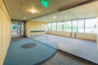 200 SW Market St, Portland, OR to rent Interior Photo- Image 1 of 8