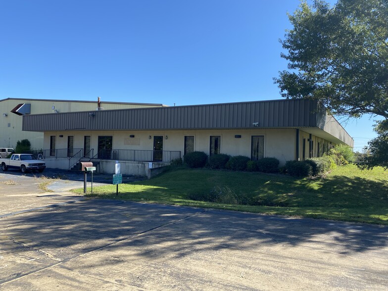 200 E Parker Dr, Booneville, MS for rent - Building Photo - Image 2 of 15