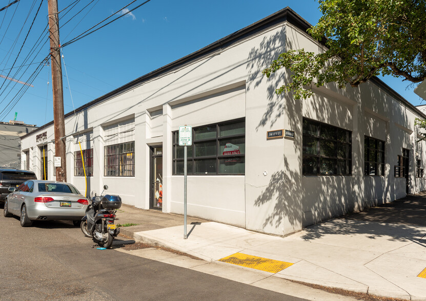 1631 SW Jefferson St, Portland, OR for sale - Building Photo - Image 3 of 20