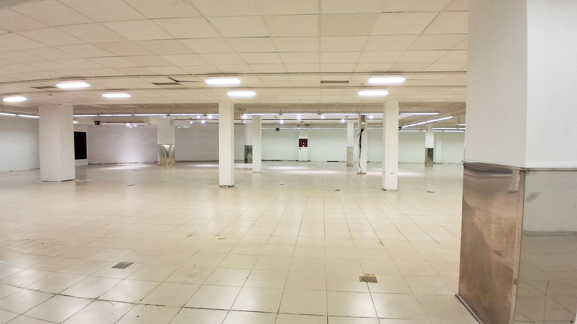 Retail in Salamanca, Salamanca to rent Building Photo- Image 1 of 46