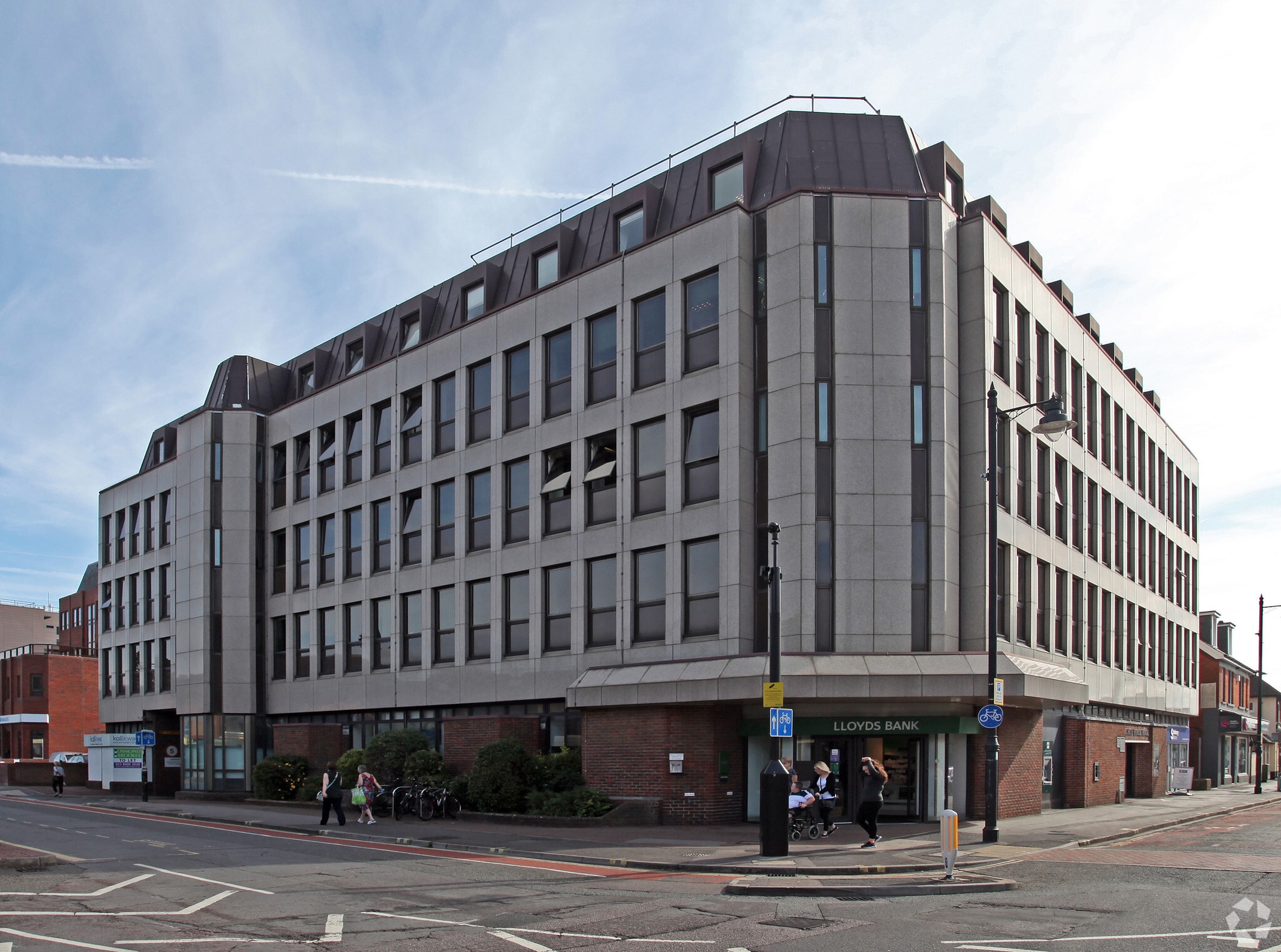 6-10 Leigh Rd, Eastleigh for sale Primary Photo- Image 1 of 1