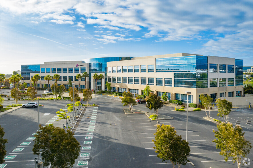 7000 Shoreline Ct, South San Francisco, CA for rent - Building Photo - Image 1 of 16