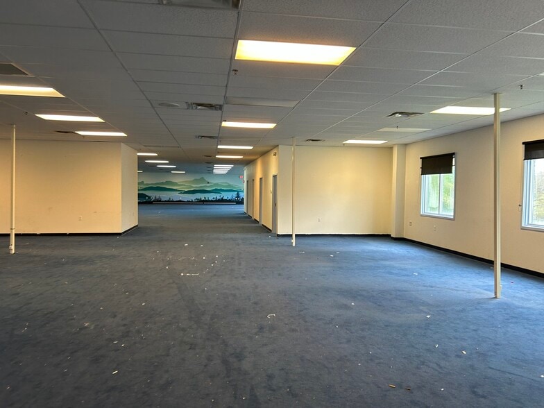 6653 Shelburne rd, Shelburne, VT to rent - Interior Photo - Image 2 of 4