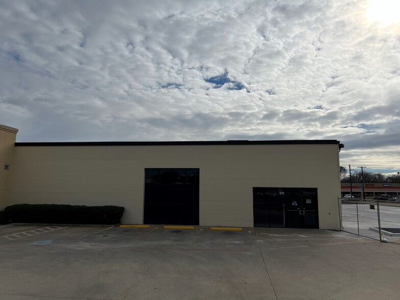 501-511 W University Dr, Denton, TX for rent - Building Photo - Image 2 of 5