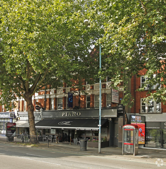 80-82 Chiswick High Rd, London for rent - Building Photo - Image 2 of 4