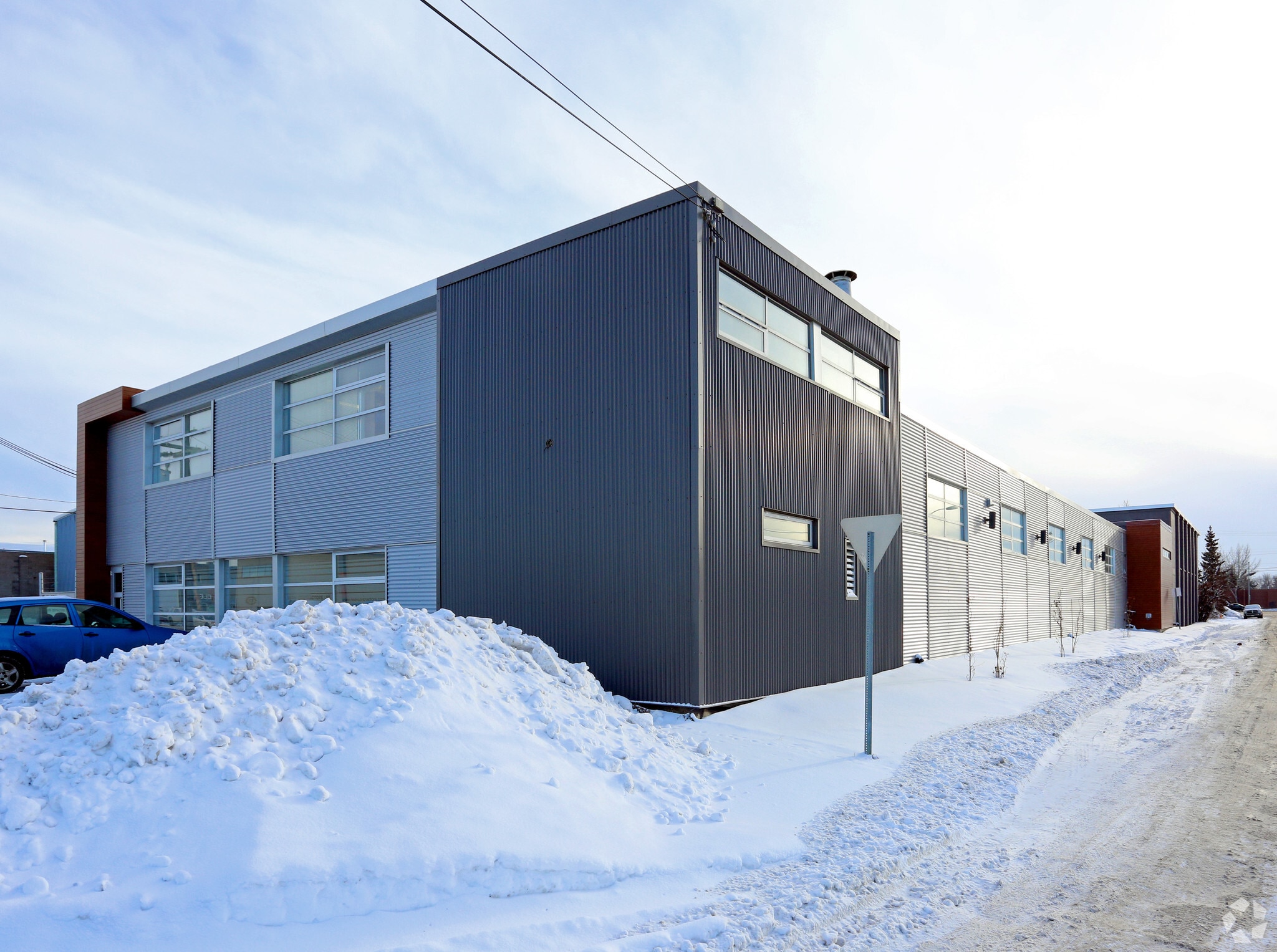 Sheffield Industrial portfolio of 3 properties for sale on LoopNet.co.uk Primary Photo- Image 1 of 4