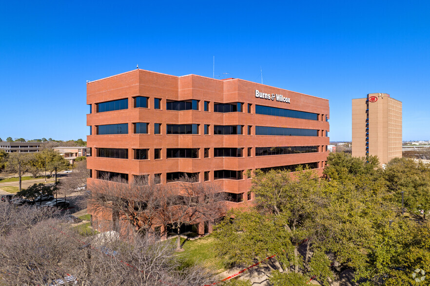 2301 E Lamar Blvd, Arlington, TX for rent - Building Photo - Image 3 of 15