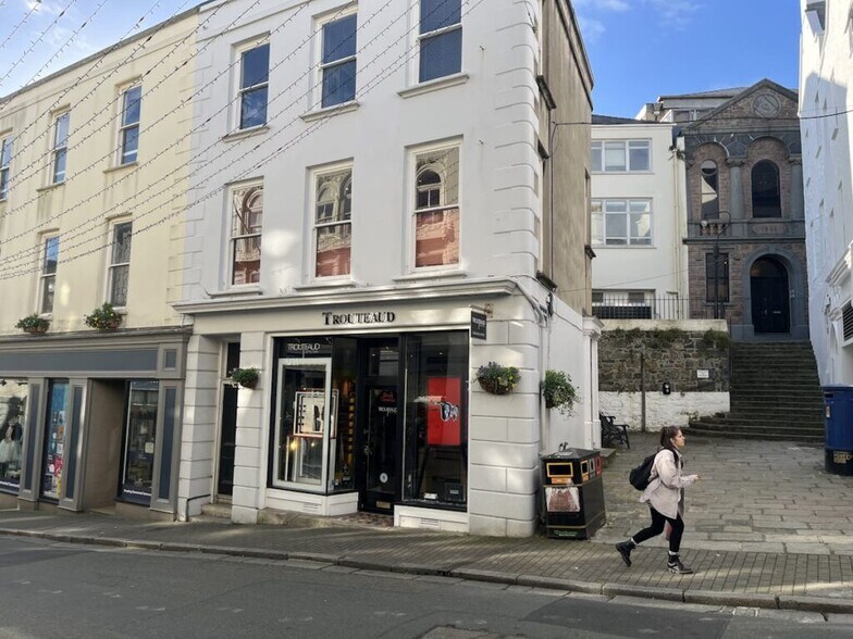 14 Smith St, Guernsey to rent - Building Photo - Image 1 of 2