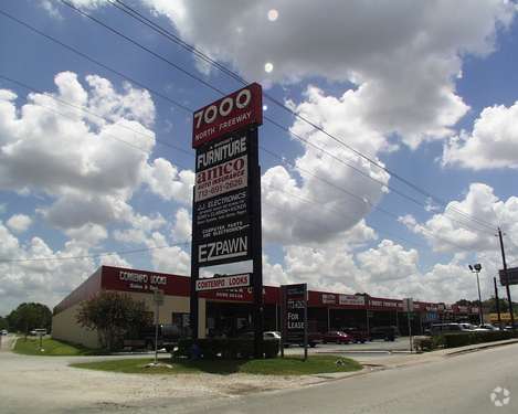 7000 North Fwy, Houston, TX for rent - Building Photo - Image 3 of 10