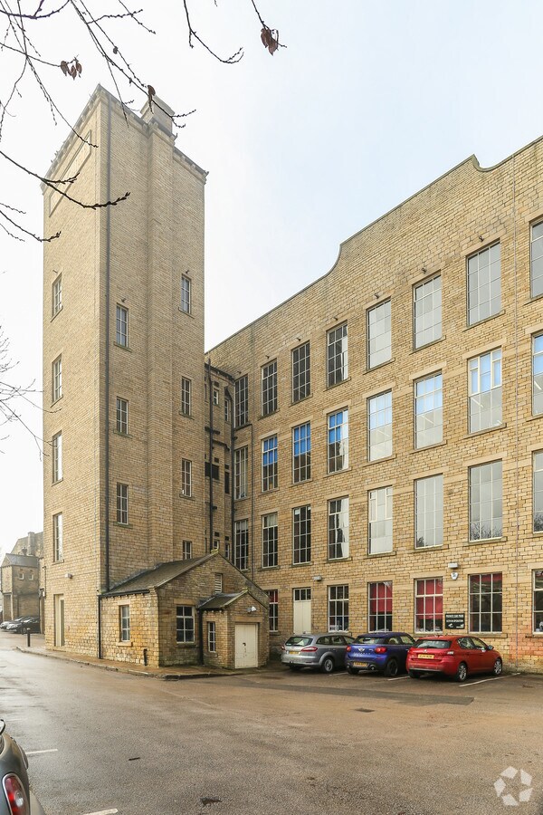 Town St, Pudsey LS28 5UJ UK