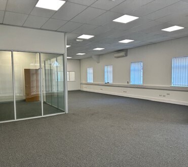 49 Mawney Rd, Romford to rent - Interior Photo - Image 3 of 9