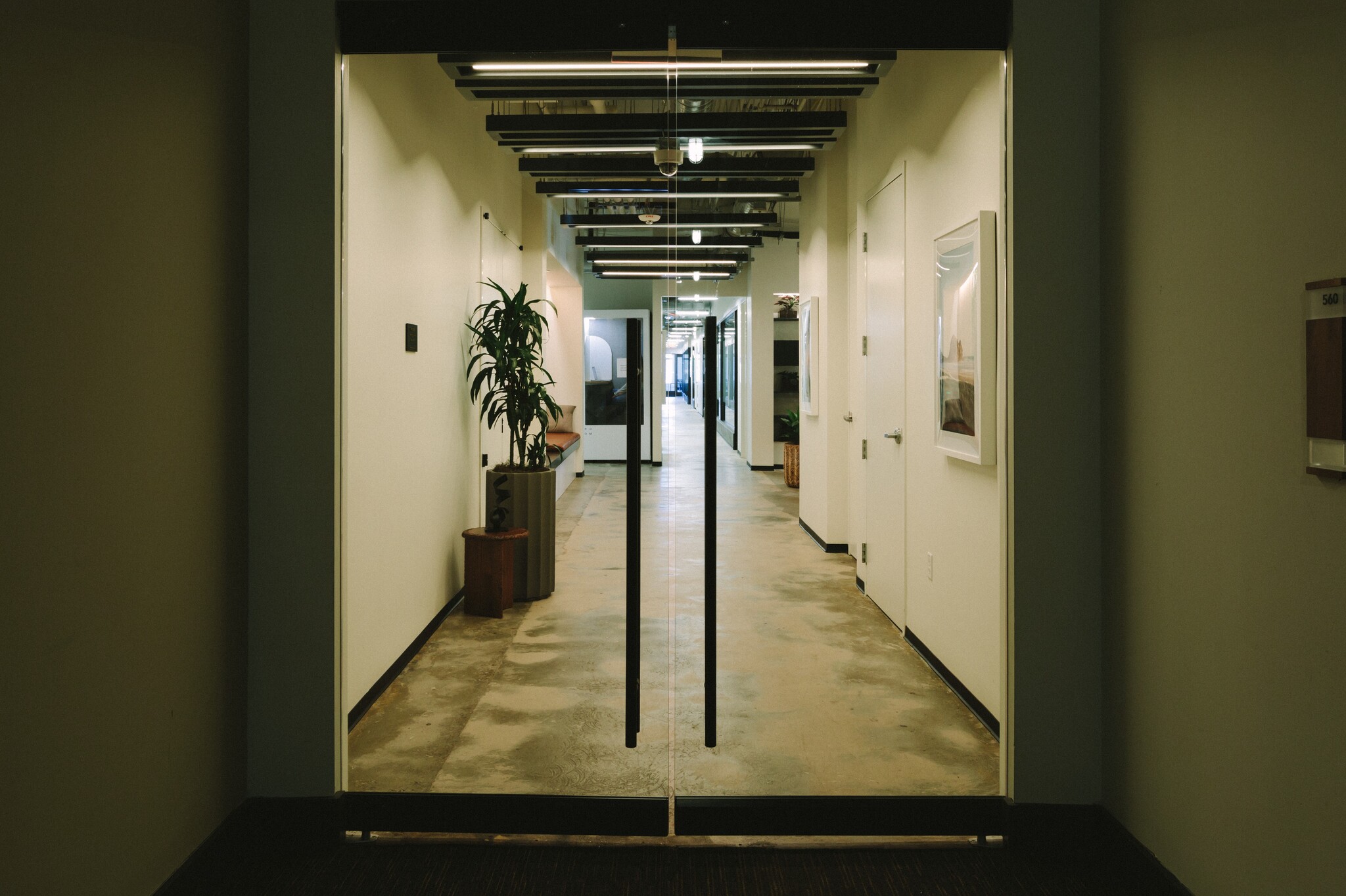 209 10th Ave S, Nashville, TN to rent Interior Photo- Image 1 of 4