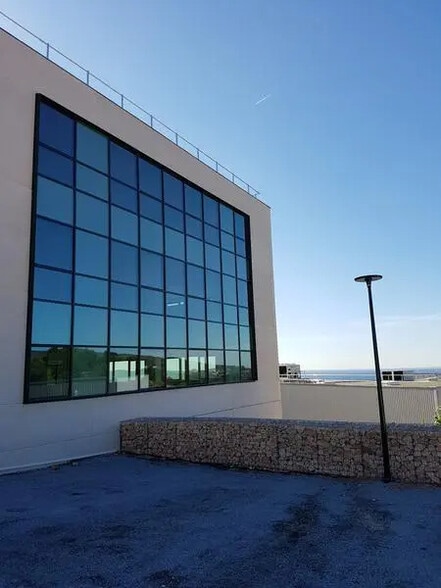 Office in La Ciotat for sale - Building Photo - Image 2 of 8