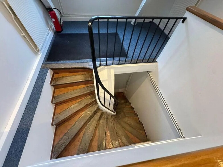 Office in Versailles to rent - Building Photo - Image 2 of 15