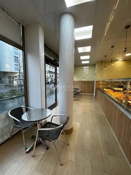 Location Commerce 61 m² - Photo 1