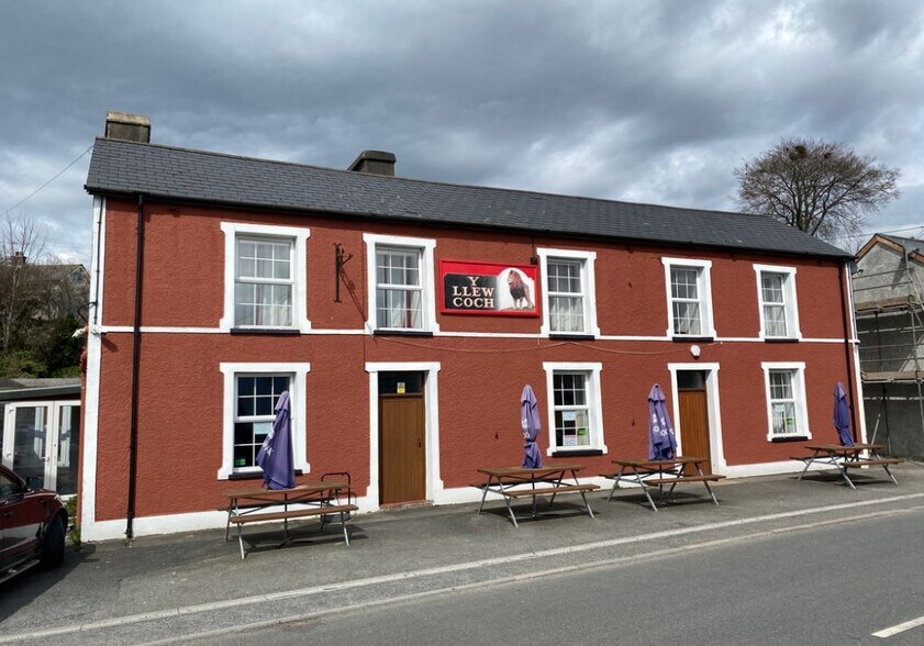 5-6 Station Rd, Tregaron for sale - Primary Photo - Image 1 of 1