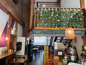 Retail in Madrid, Madrid to rent Interior Photo- Image 2 of 13