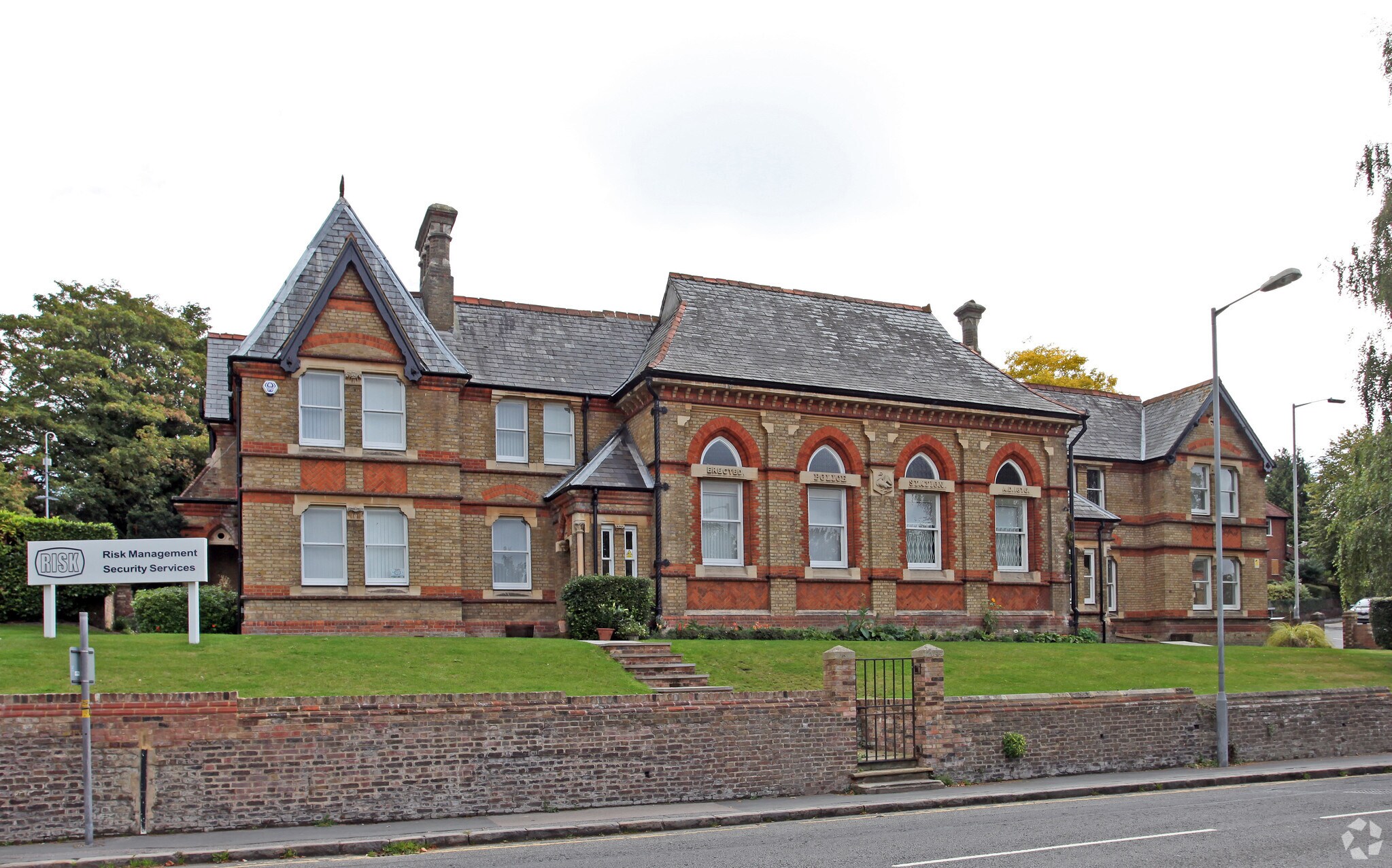 Hughenden Rd, High Wycombe to rent Primary Photo- Image 1 of 12
