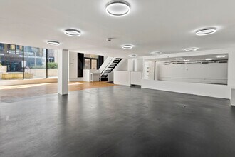 7 Knightly Walk, London for rent Building Photo- Image 1 of 10