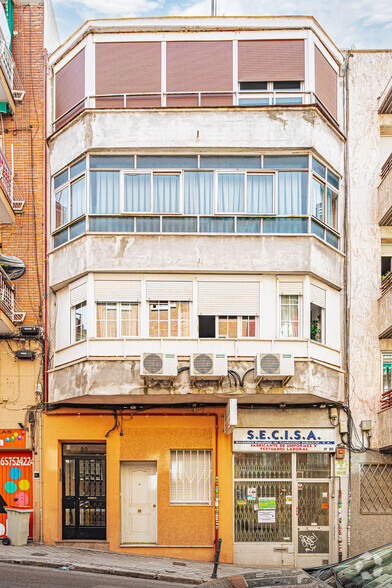 Calle Virgen del Lluc, 80, Madrid, Madrid for rent - Building Photo - Image 2 of 4