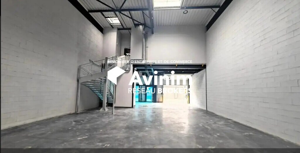 Vente Entrepôt 239 m² - Photo 1