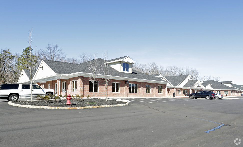 2380 US Highway 9, Howell, NJ for rent - Primary Photo - Image 1 of 4