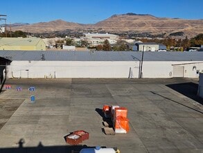 1012 Walla Walla Ave, Wenatchee, WA to rent Building Photo- Image 2 of 4