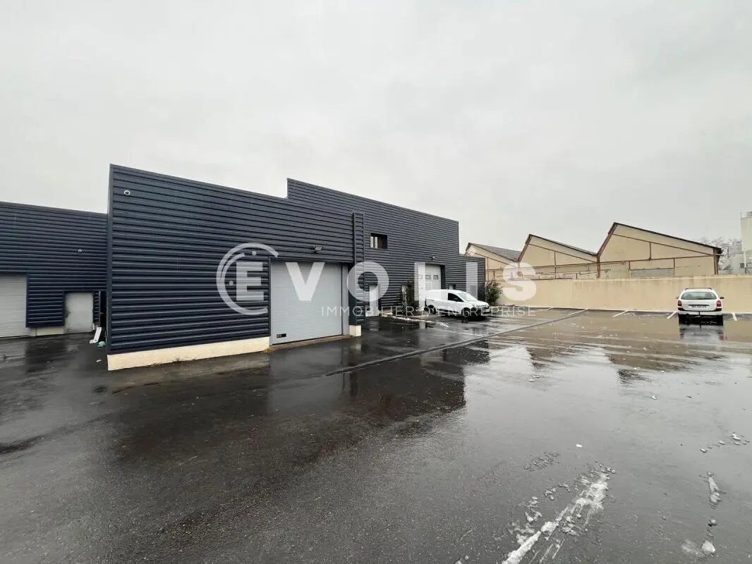 Light Industrial in Villefranche-sur-Saône to rent Building Photo- Image 1 of 6