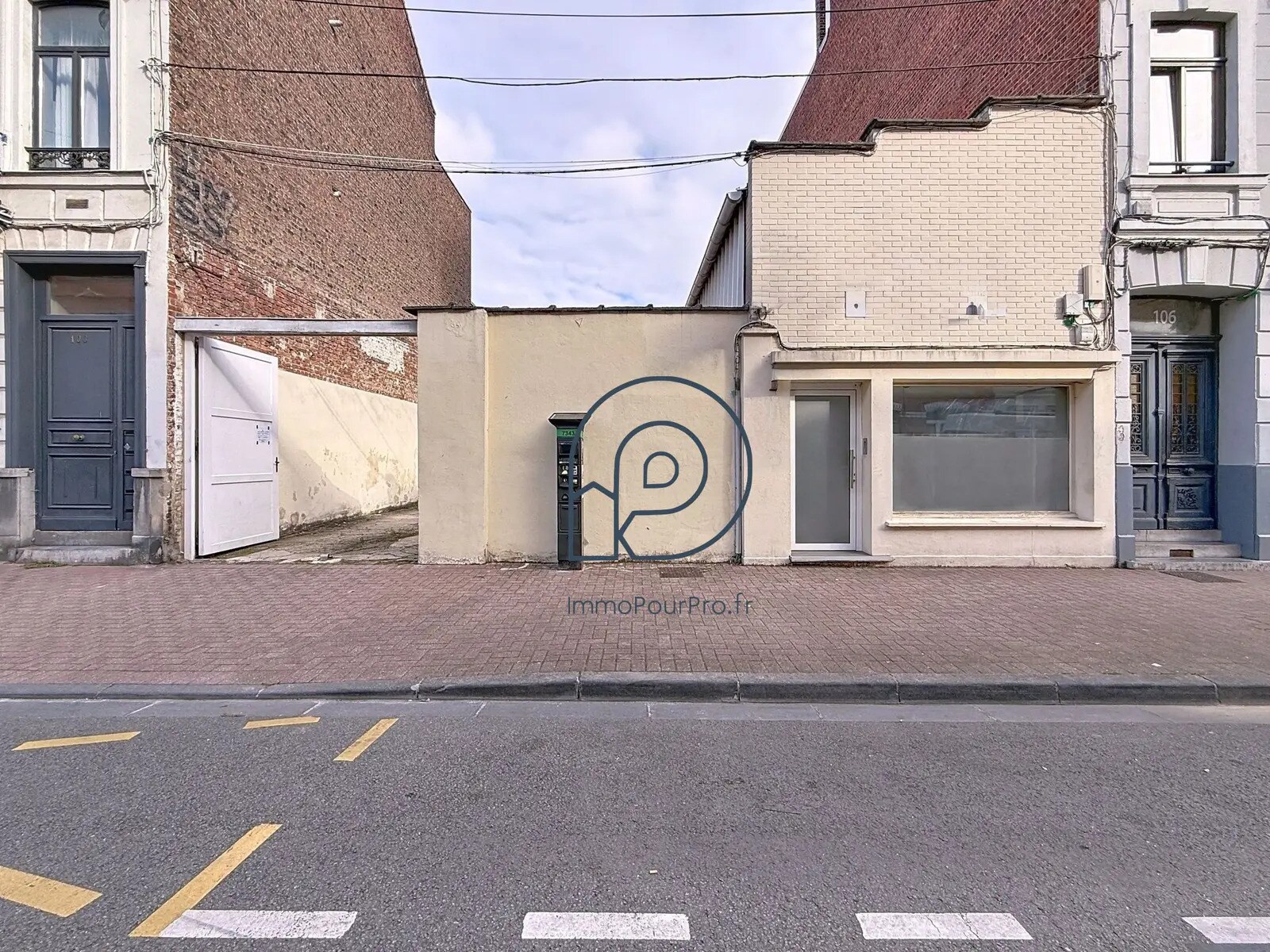 Office in Lille for sale Building Photo- Image 1 of 15