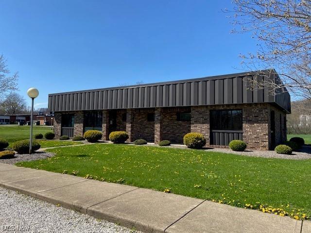 1200 E State Rd, Newcomerstown, OH for sale - Building Photo - Image 1 of 1