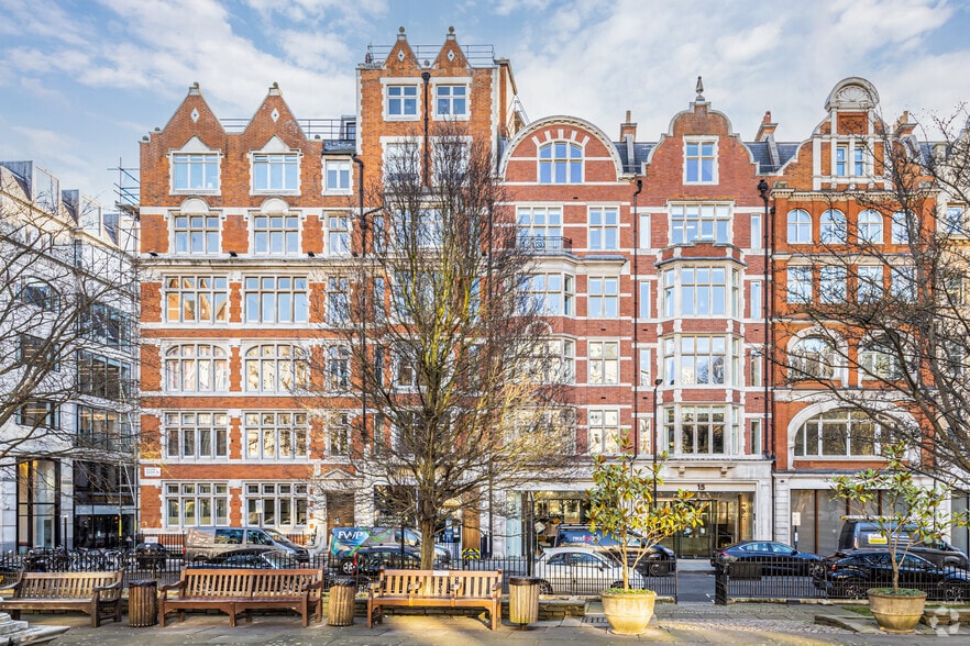 15-18 Golden Sq, London to rent - Primary Photo - Image 1 of 10