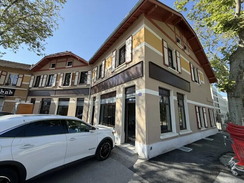 112 Rue De La Poudrette, Villeurbanne to rent - Building Photo - Image 3 of 12