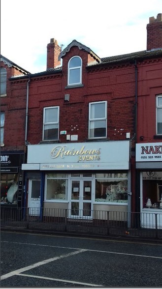 174 Warbreck Moor, Liverpool for sale - Primary Photo - Image 1 of 1