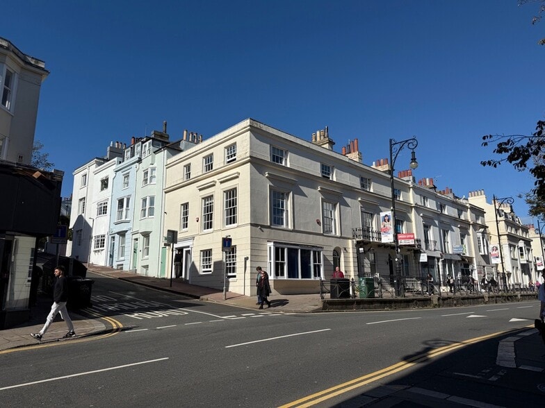 18 Queens Rd, Brighton to rent - Building Photo - Image 1 of 3