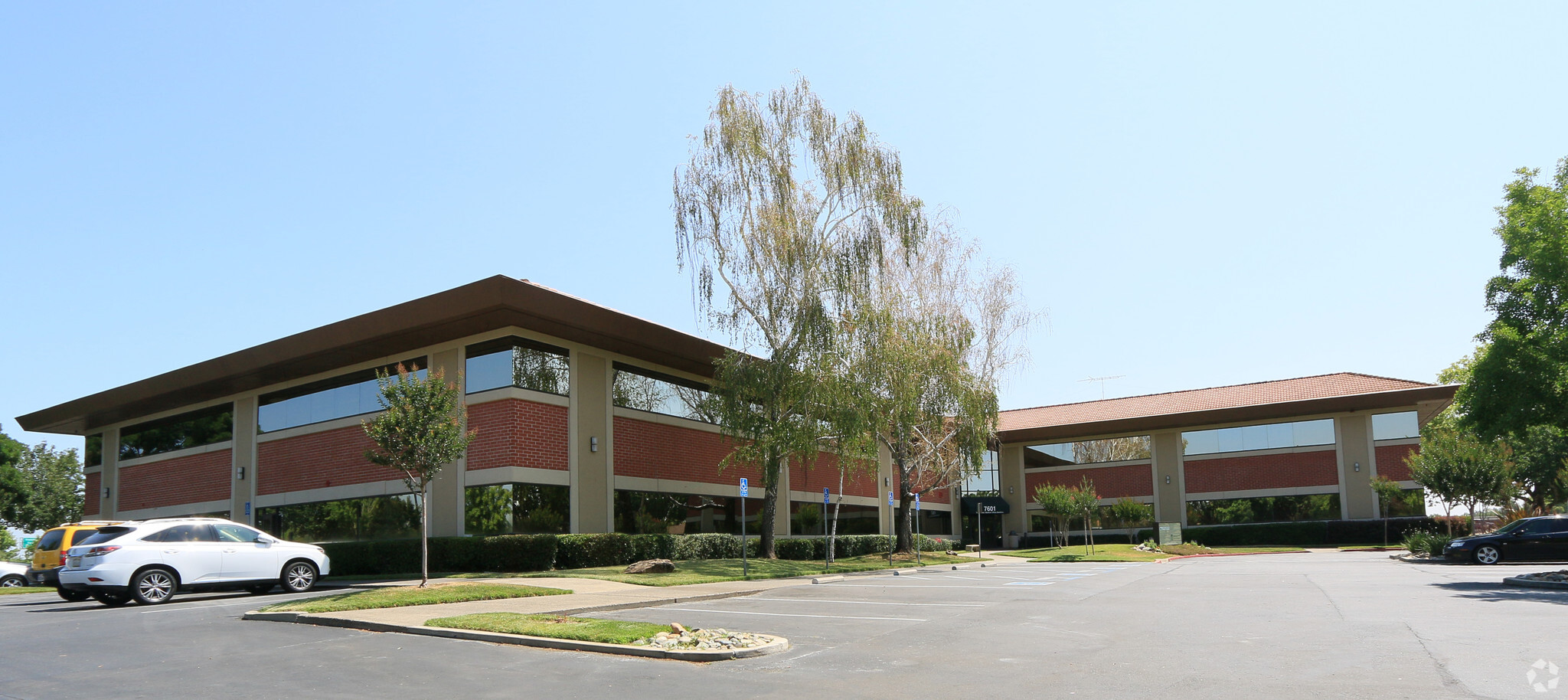 7601 Hospital Dr, Sacramento, CA for sale Primary Photo- Image 1 of 8