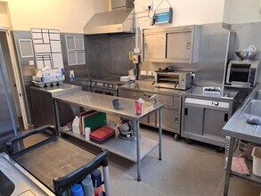 65 De Parys Av, Bedford to rent Interior Photo- Image 2 of 4
