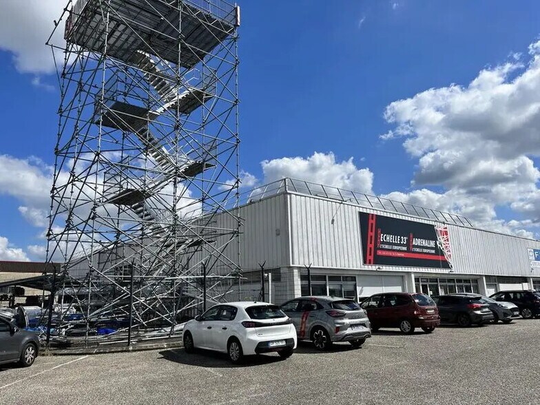 Office in Pessac to rent - Building Photo - Image 3 of 11