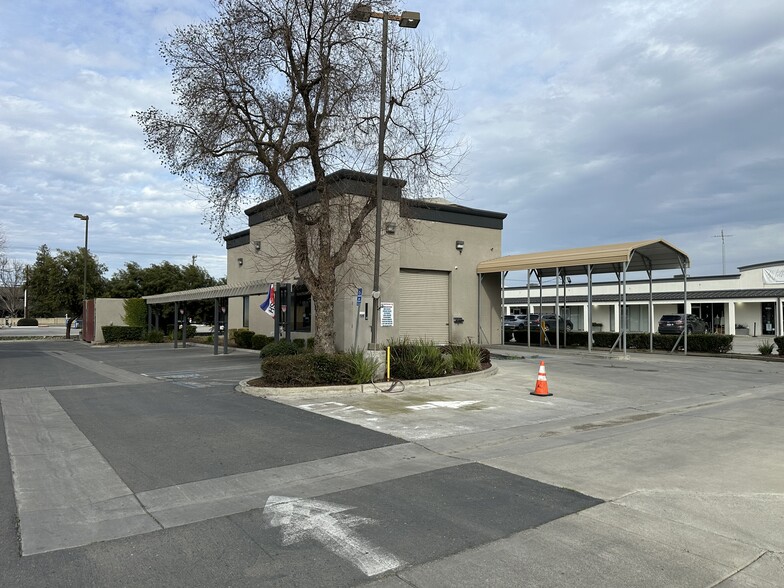 19982 4th St, Hilmar, CA for rent - Primary Photo - Image 1 of 3