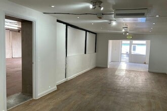 4 Guildford Rd, Bagshot to rent Interior Photo- Image 2 of 3