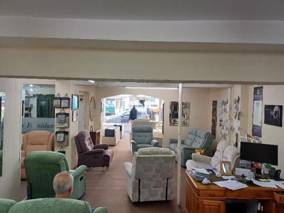 46 High St, Leighton Buzzard to rent - Interior Photo - Image 3 of 3