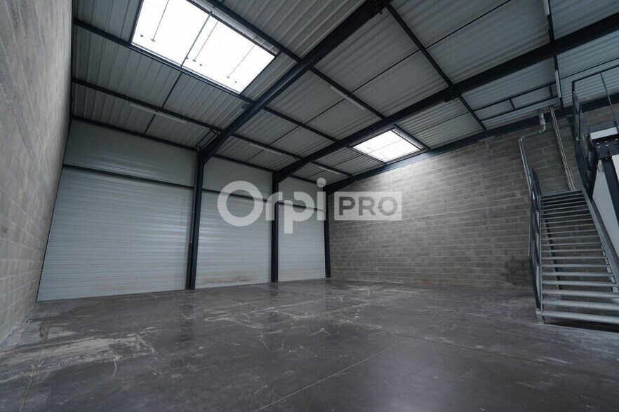 55 Rue Emile Zola, Décines-Charpieu to rent - Interior Photo - Image 3 of 9