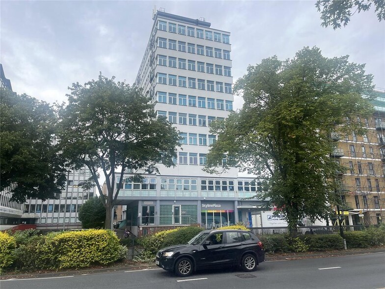 45 Victoria Ave, Southend On Sea for sale - Building Photo - Image 3 of 12