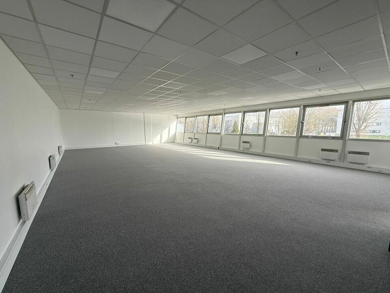 12 Rue Eugene Pottier, Marly-la-Ville to rent - Building Photo - Image 3 of 5