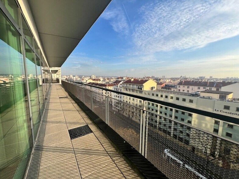 Office in Lyon to rent - Building Photo - Image 2 of 19
