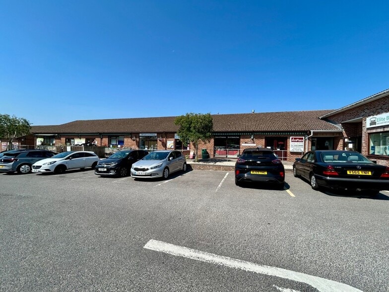 Bath Rd, Thatcham to rent - Building Photo - Image 1 of 4