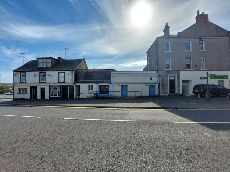 3-5 Catherine St, Arbroath for sale - Primary Photo - Image 1 of 5